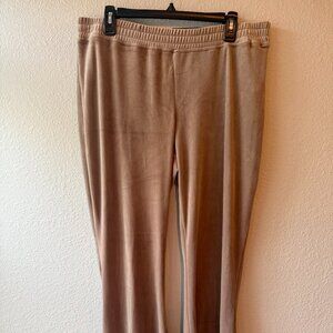 WMNS Hollister Velour Flare Pants SIZE: XL Short